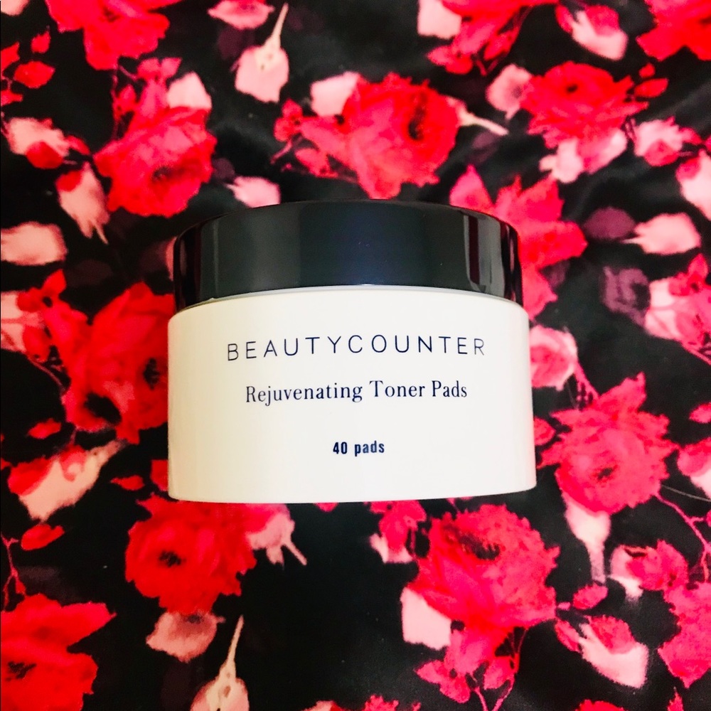 Beautycounter Rejuvenating Toner Pads